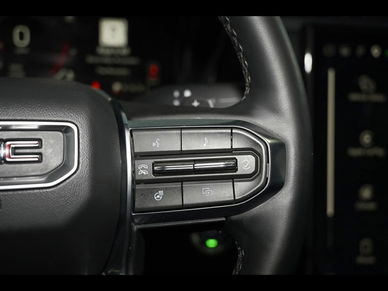 Used 2025 GMC Terrain Elevation w/ Elevation Premium Package AWD/4WD image 30
