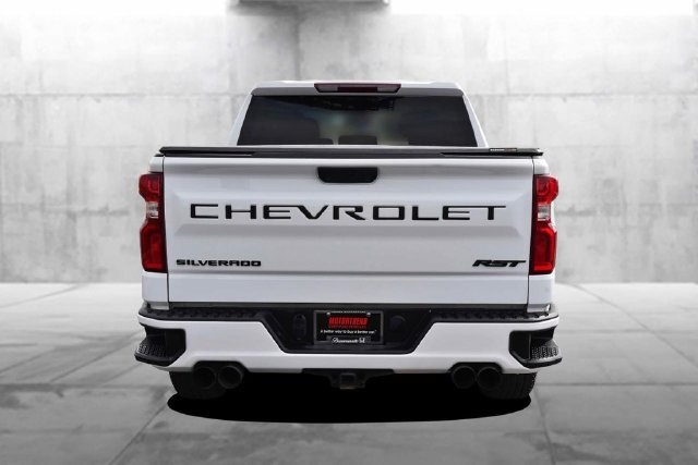 Used 2023 Chevrolet Silverado 1500 RST w/ Z71 Off-Road Package AWD/4WD image 6