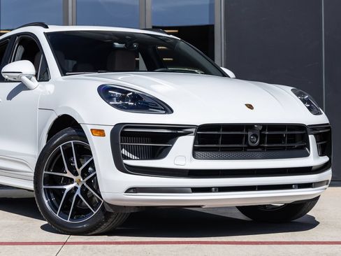 Certified 2026 Porsche Macan S AWD/4WD image 9