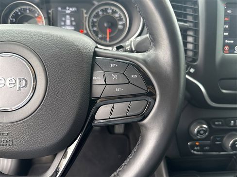 Used 2021 Jeep Cherokee Latitude Plus image 15