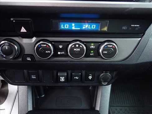 Used 2021 Toyota Tacoma TRD Off-Road AWD/4WD image 17