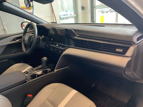 Used 2025 Toyota Camry SE image 20