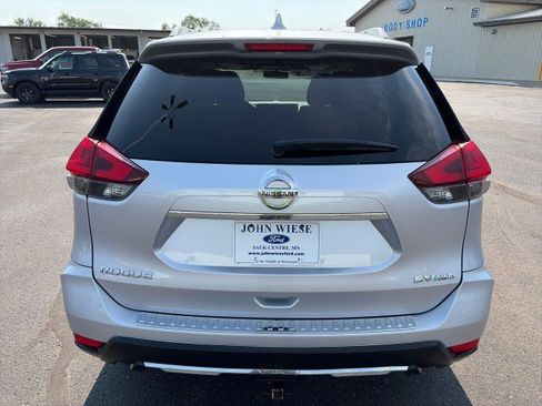 Used 2018 Nissan Rogue SV AWD/4WD image 4