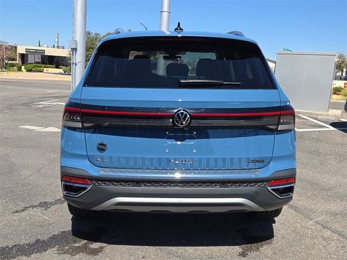 New 2025 Volkswagen Taos SEL image 9