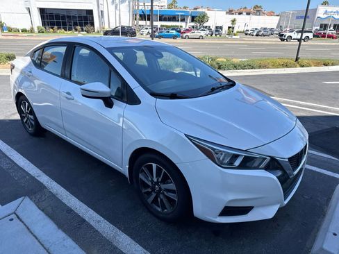 Used 2020 Nissan Versa SV FWD image 9