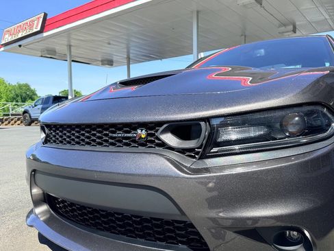 Used 2020 Dodge Charger Scat Pack RWD image 15