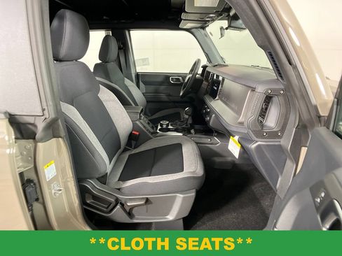 New 2025 Ford Bronco Base image 5