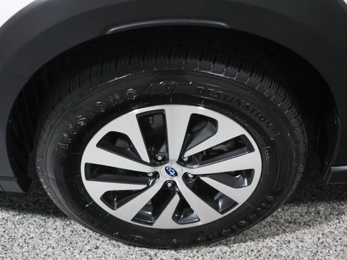 Used 2024 Subaru Outback Premium AWD/4WD image 11