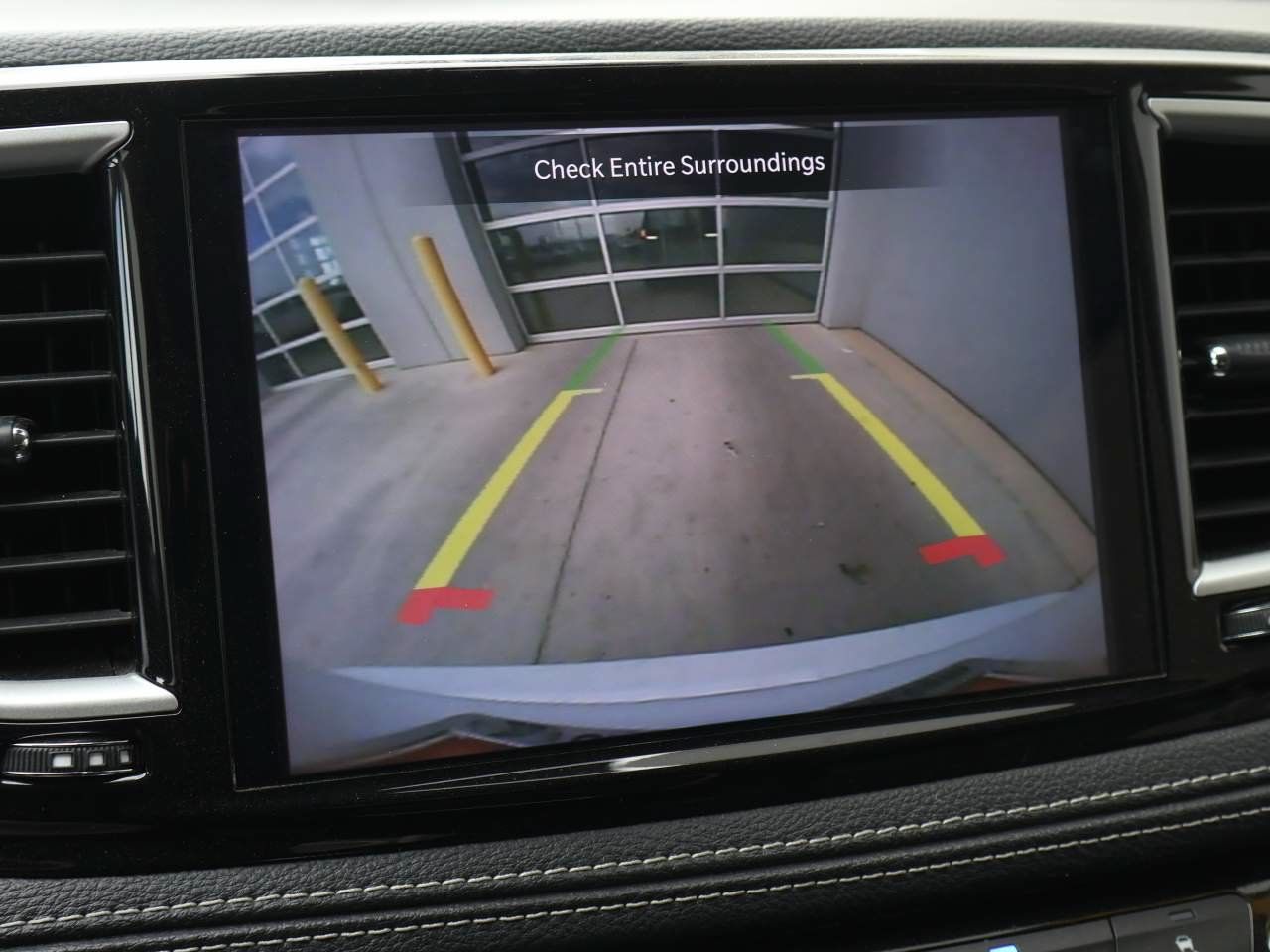Used 2024 Chrysler Pacifica Limited FWD image 19