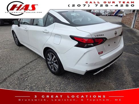 Used 2021 Nissan Versa SV FWD image 4
