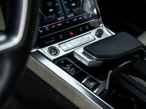 Certified 2024 Audi Q8 e-tron Premium Plus w/ Premium Plus Package AWD/4WD image 10