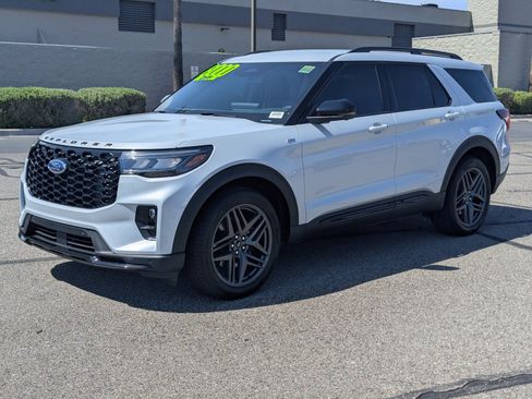 New 2026 Ford Explorer ST-Line w/ ST-Line Street Pack RWD image 5
