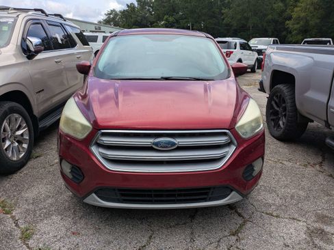 Used 2017 Ford Escape SE FWD image 2