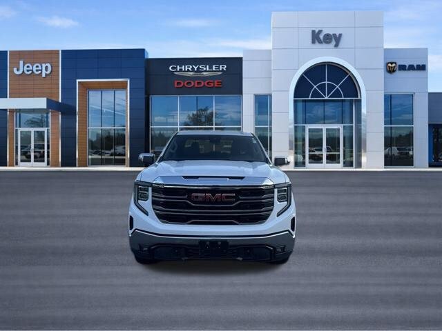 Used 2025 GMC Sierra 1500 SLT AWD/4WD image 8