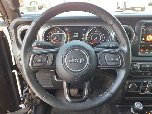 Used 2021 Jeep Gladiator Sport AWD/4WD image 18