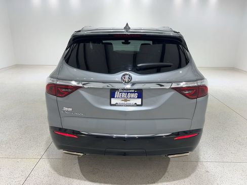 Used 2024 Buick Enclave Essence w/ Technology Package FWD image 4