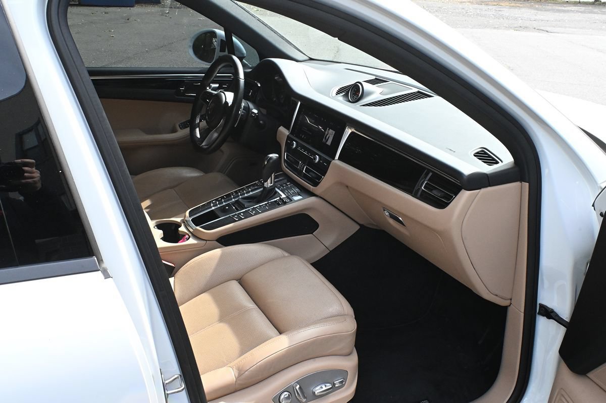 Used 2020 Porsche Macan AWD/4WD image 11