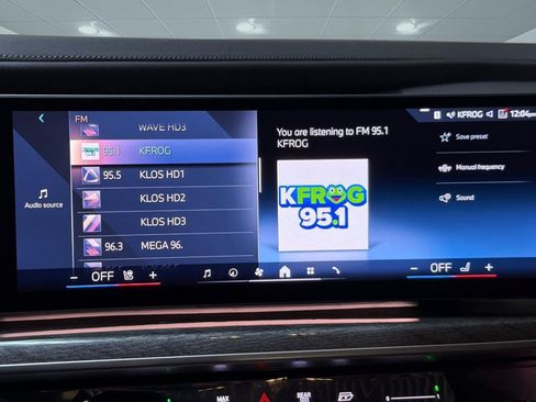 Used 2023 BMW 740i RWD image 22