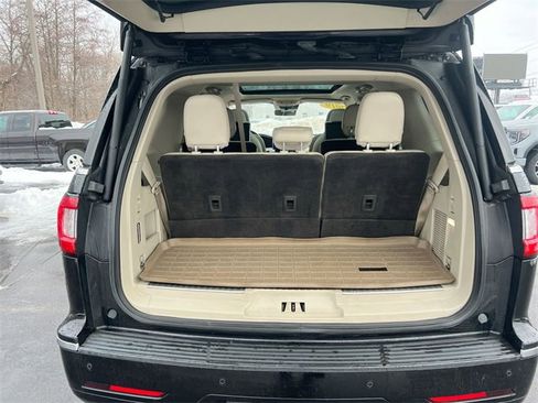 Used 2019 Lincoln Navigator Reserve image 26