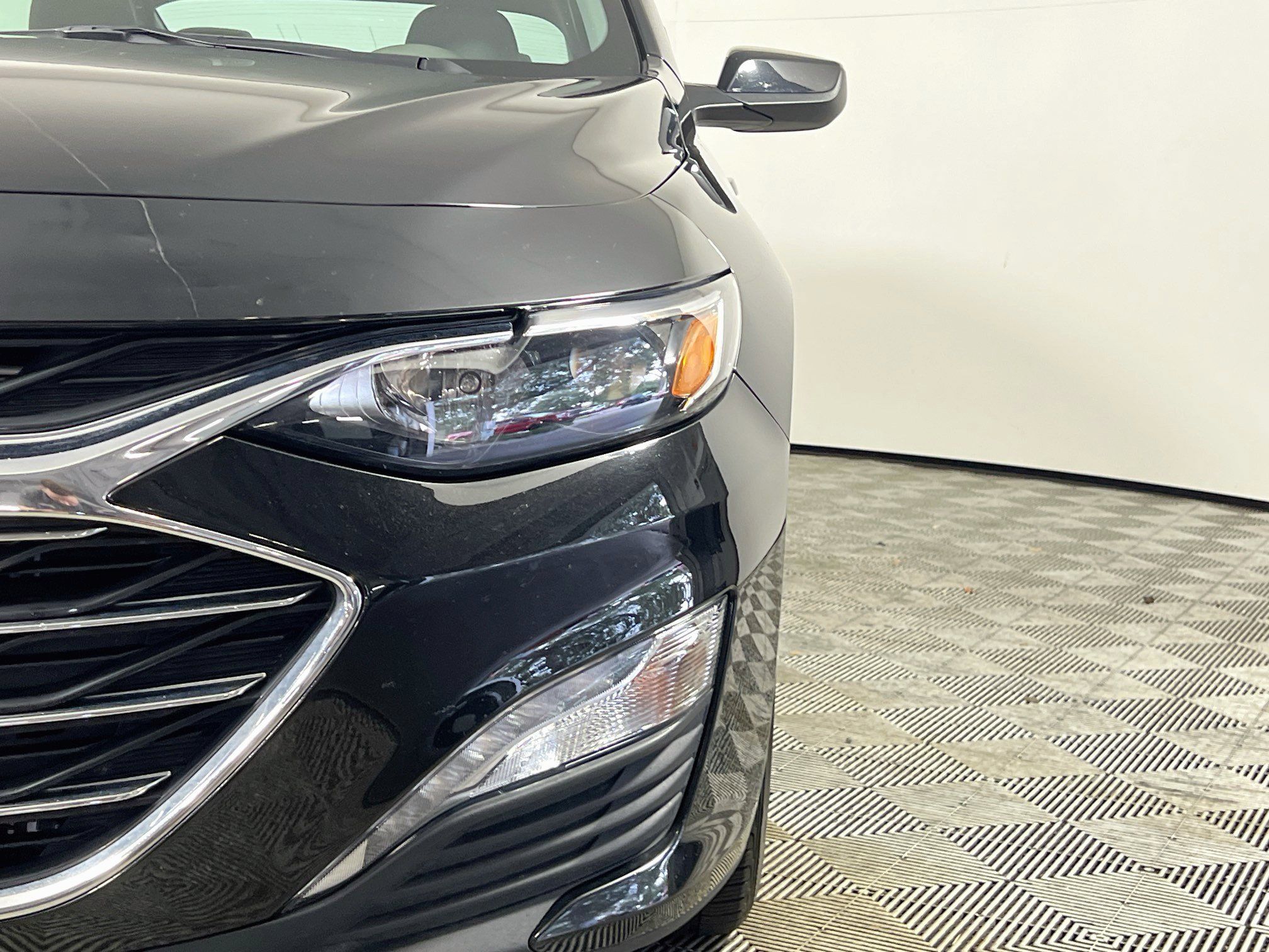 Used 2025 Chevrolet Malibu LT FWD image 12