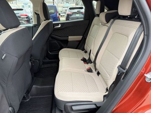 Used 2020 Ford Escape SE image 23