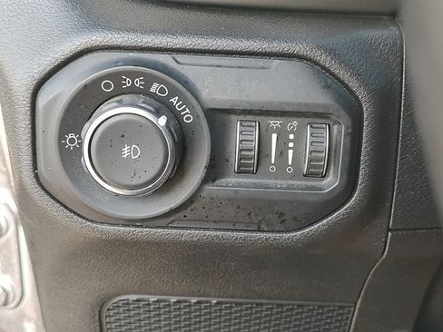 Used 2019 Jeep Wrangler Unlimited Sport S AWD/4WD image 23