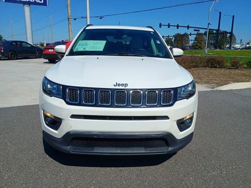 Used 2019 Jeep Compass Latitude image 2