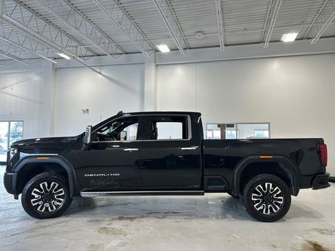 Used 2024 GMC Sierra 2500 Denali Ultimate w/ Max Trailering Package image 9