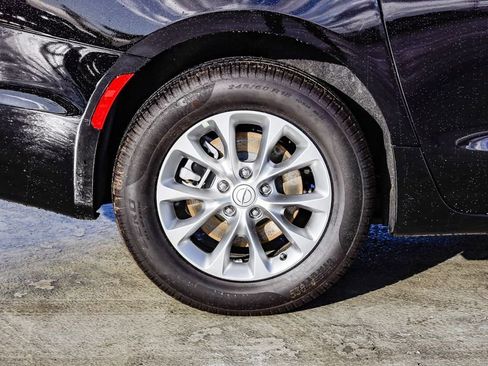 New 2026 Chrysler Pacifica Select image 12