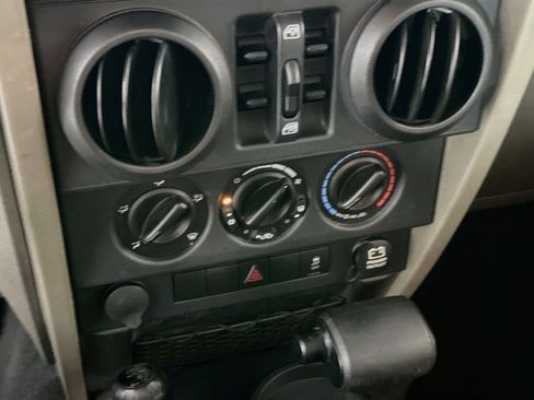 Used 2010 Jeep Wrangler Unlimited Sport AWD/4WD image 19