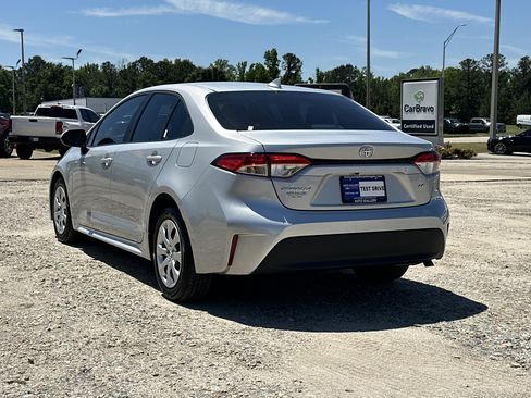 Used 2024 Toyota Corolla LE FWD image 8