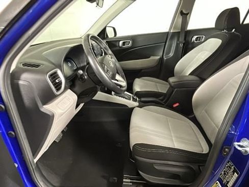 Certified 2023 Hyundai Venue SEL w/ Cargo Package FWD image 11