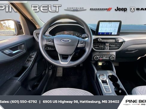 Used 2020 Ford Escape SE image 5