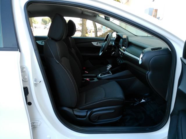Used 2024 Kia Forte LXS w/ LXS Technology Package FWD image 20