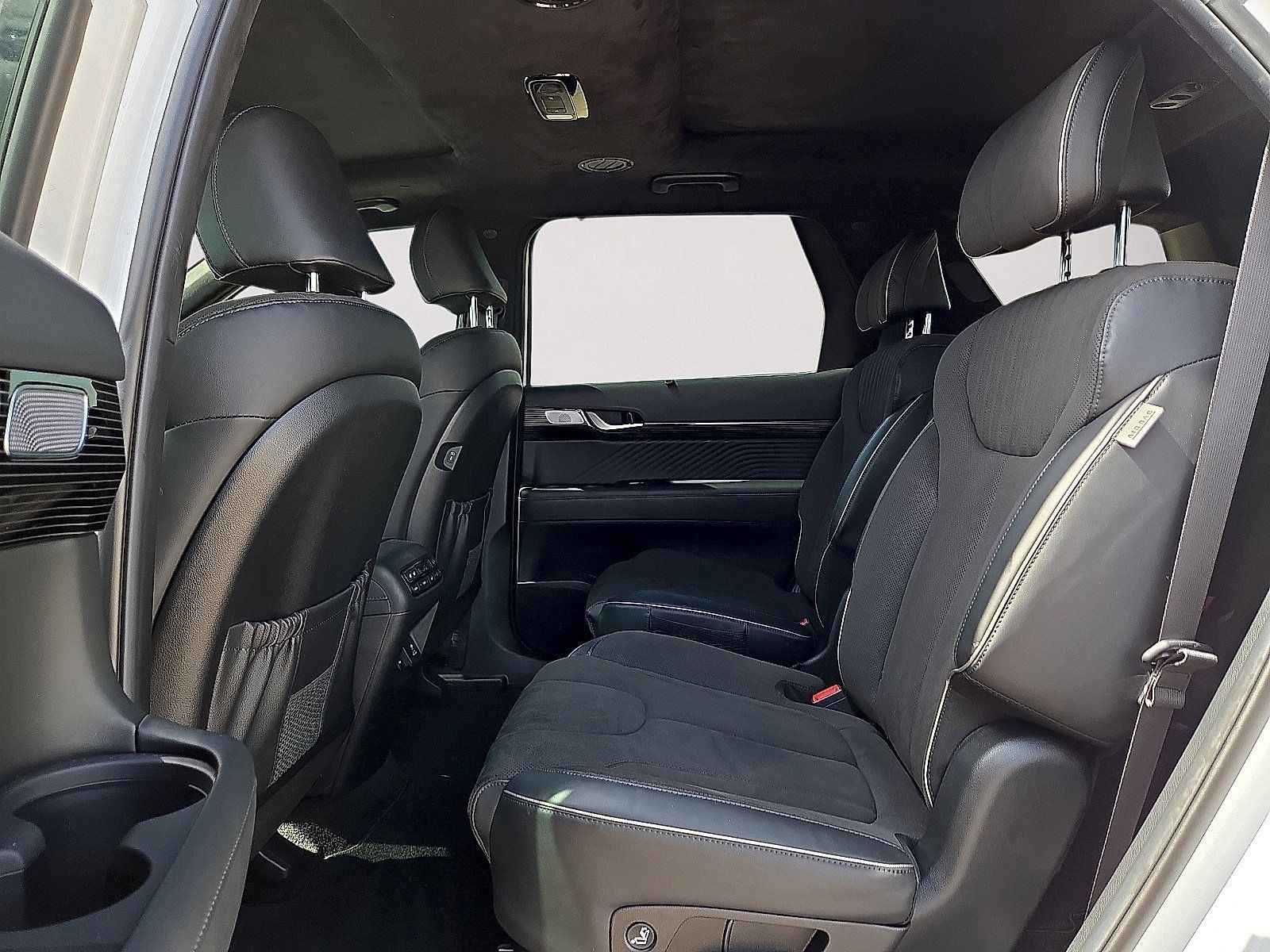 Used 2025 Hyundai Palisade Calligraphy AWD/4WD image 16