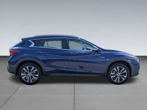Used 2018 INFINITI QX30 Premium w/ Navigation Package AWD/4WD image 6