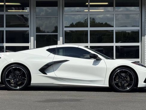 Used 2021 Chevrolet Corvette Stingray Coupe w/ Z51 Performance Package RWD image 2