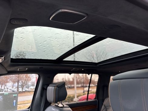 Used 2023 Jeep Grand Wagoneer Series II w/ Premium Group II image 23