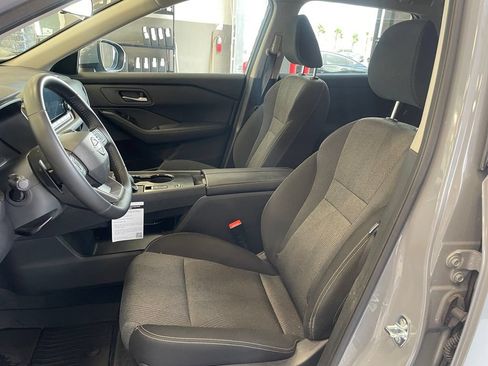Certified 2026 Nissan Rogue SV FWD image 9