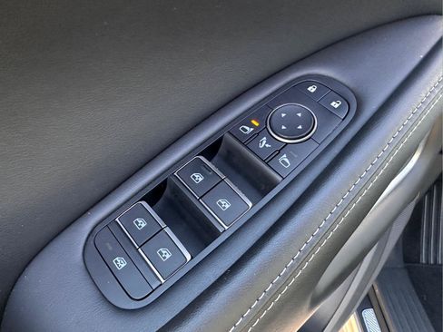 Used 2023 INFINITI QX60 Luxe w/ Performance Audio Package FWD image 17