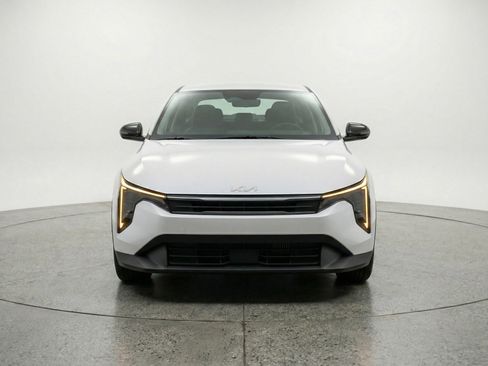 Used 2025 Kia K4 LXS image 2