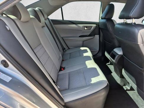 Used 2015 Toyota Camry SE FWD image 18