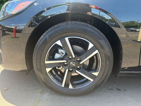 Used 2025 Nissan Sentra SV FWD image 29