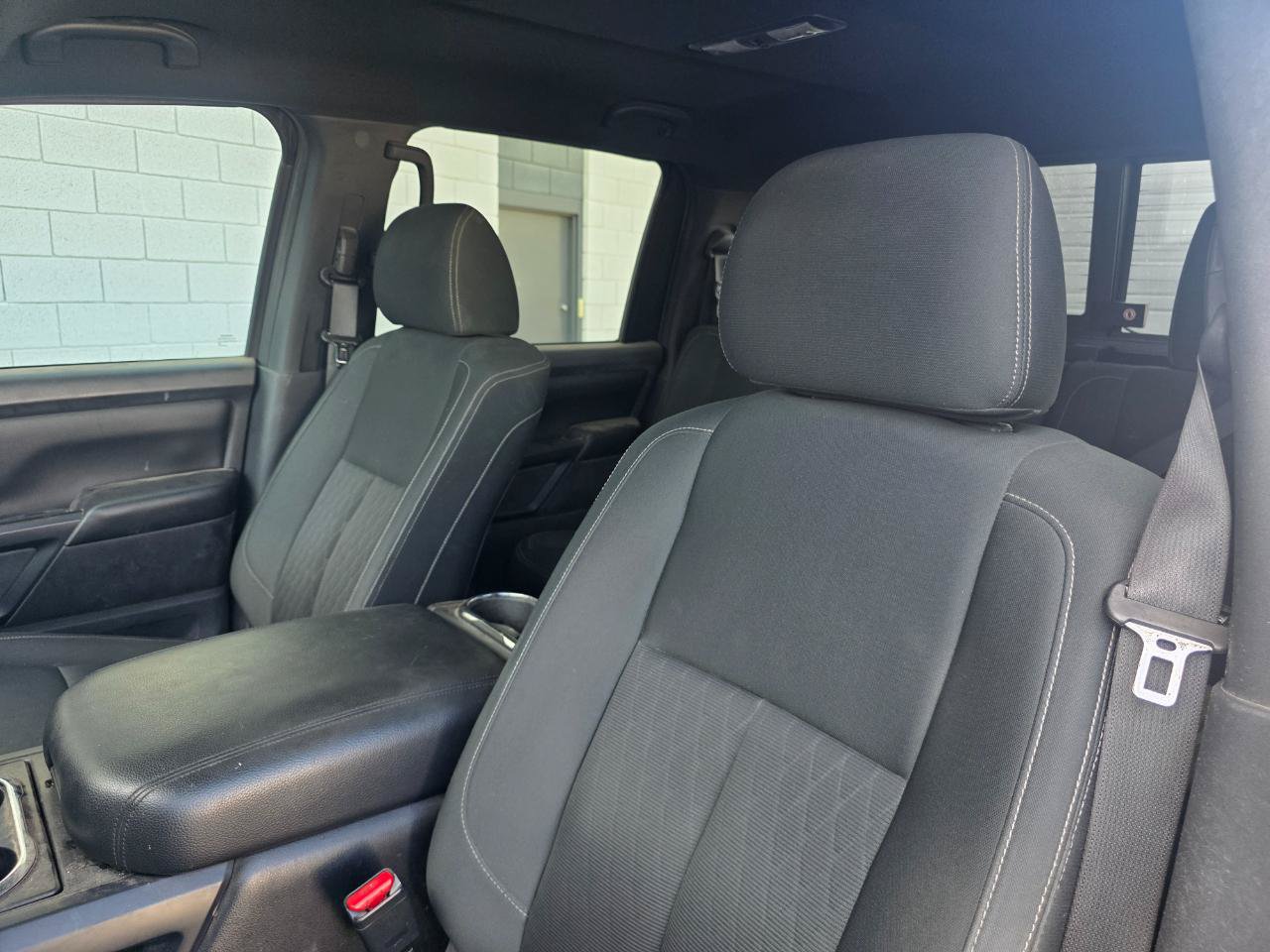 Used 2018 Nissan Titan SV w/ SV Convenience Package AWD/4WD image 22