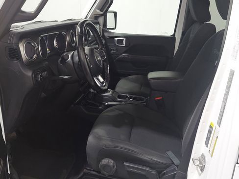 Used 2021 Jeep Wrangler Unlimited Sahara w/ Cold Weather Group AWD/4WD image 11