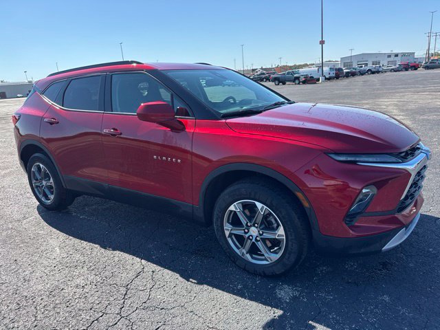 Used 2023 Chevrolet Blazer LT w/ Convenience Package FWD image 3