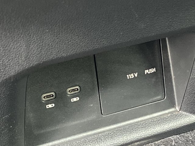 Used 2021 Volkswagen Atlas Cross Sport SE w/ Panoramic Sunroof Package FWD image 14