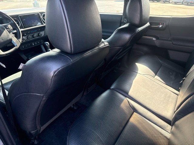 Used 2019 Toyota Tacoma TRD Off-Road AWD/4WD image 23