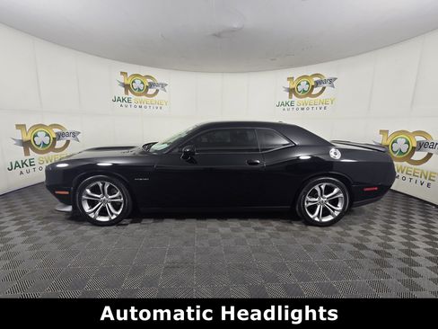 Used 2022 Dodge Challenger R/T RWD image 4