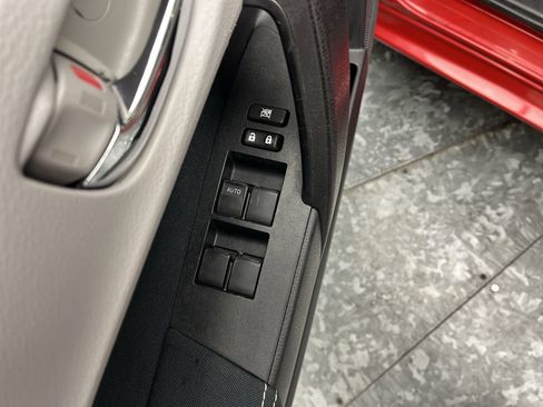 Used 2015 Toyota Corolla LE image 7